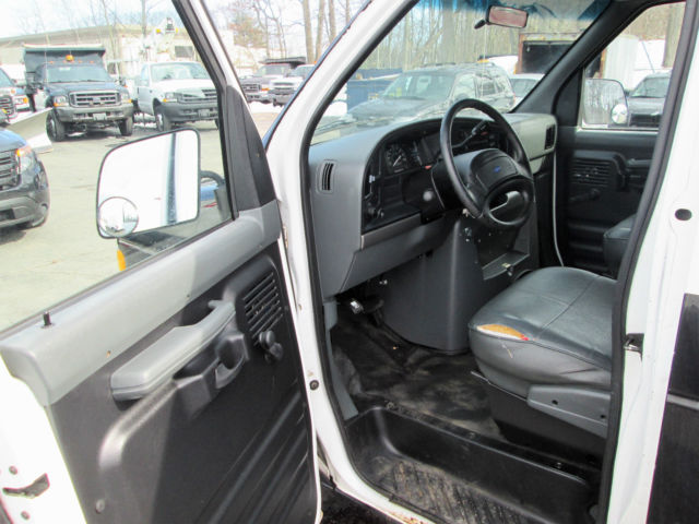1994 Black Ford E-Series Van VAN