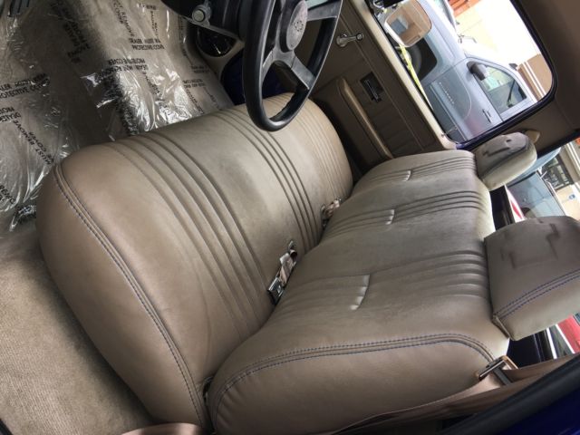 1986 Blue Chevrolet C-10 Standard Cab Pickup