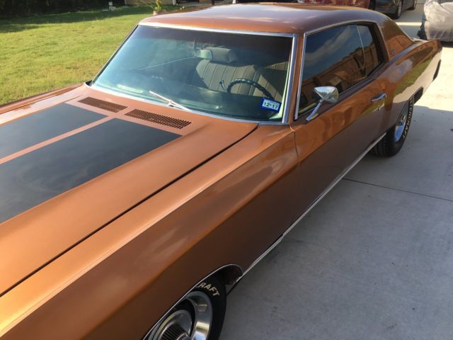 1972 Gold Chevrolet Monte Carlo Coupe