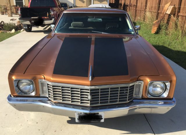 1972 Gold Chevrolet Monte Carlo Coupe