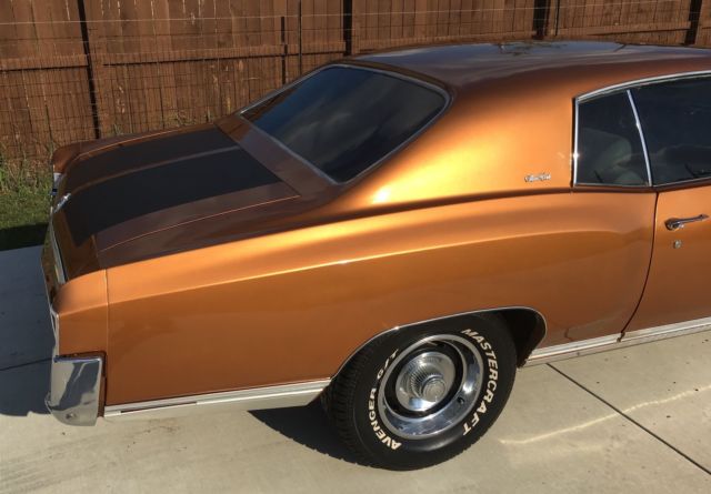 1972 Gold Chevrolet Monte Carlo Coupe