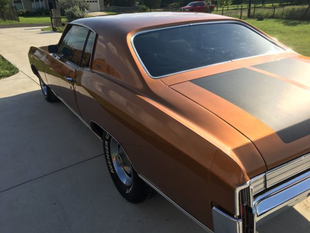 1972 Gold Chevrolet Monte Carlo Coupe