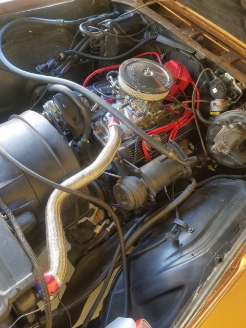 1972 Gold Chevrolet Monte Carlo Coupe