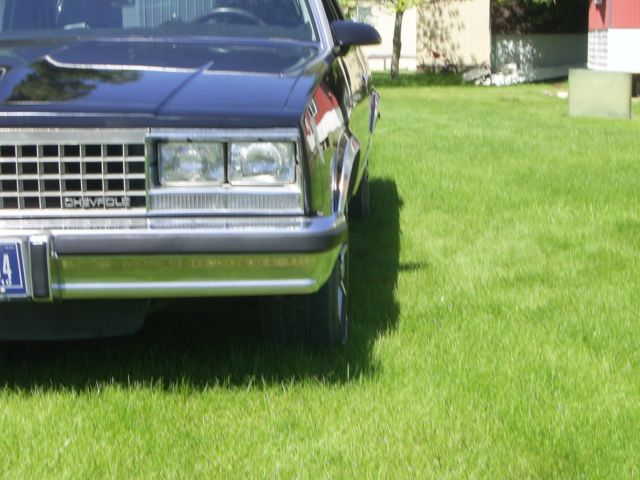 1986 black/silver Chevrolet El Camino --