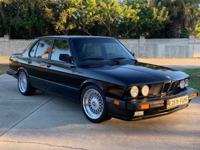 1988 Black BMW M5 Sedan