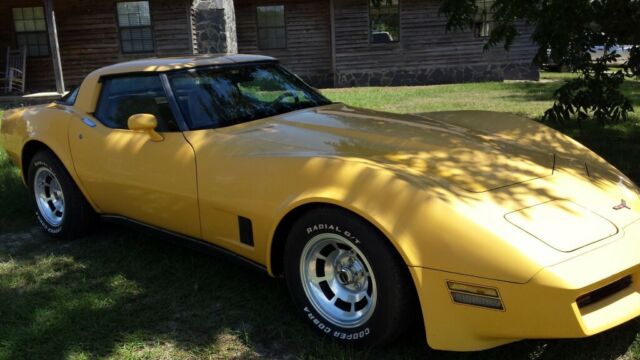 1981 Yellow Chevrolet Corvette
