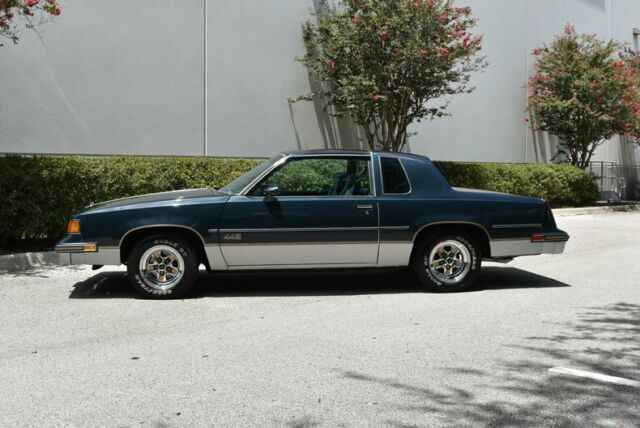 1987 Blue Oldsmobile 442 Coupe