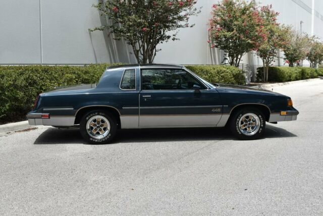 1987 Blue Oldsmobile 442 Coupe