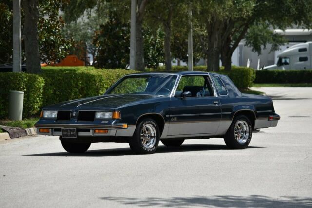 1987 Blue Oldsmobile 442 Coupe