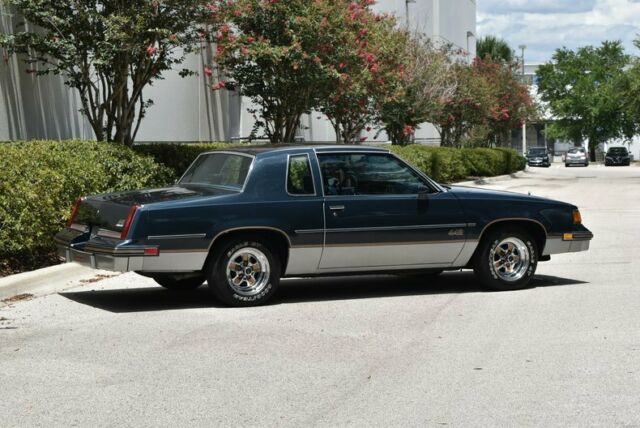 1987 Blue Oldsmobile 442 Coupe