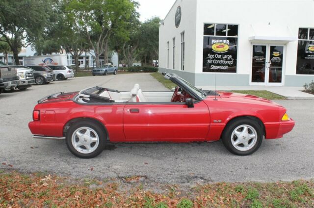 1992 Red Ford Mustang 2d Convertible