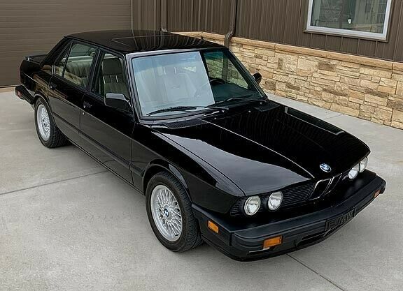 1988 BMW M5