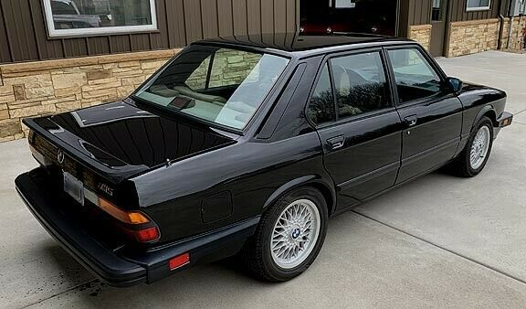 1988 BMW M5