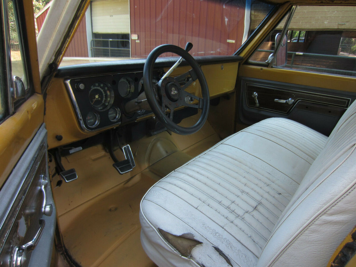 1972 Gold Chevrolet C-10