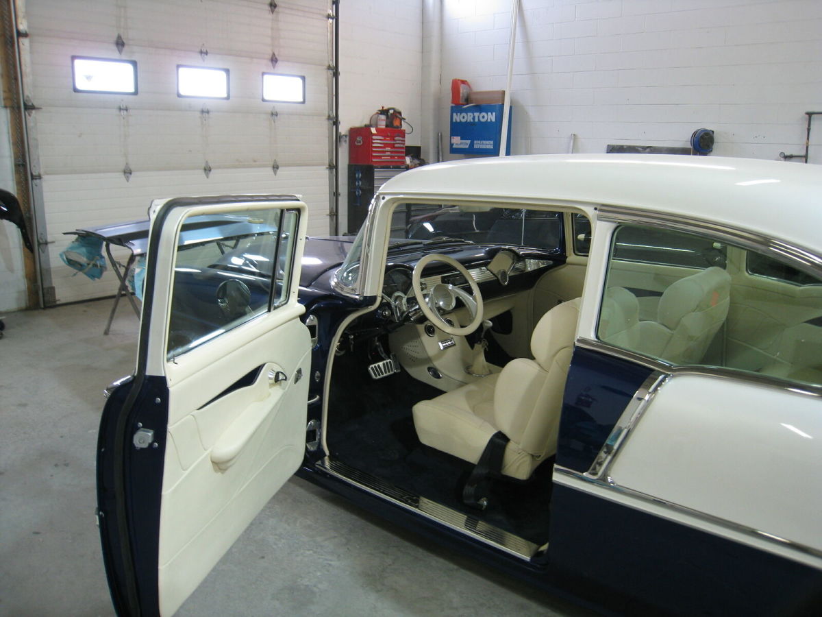1955 Blue/White Chevrolet Bel Air/150/210 Wagon