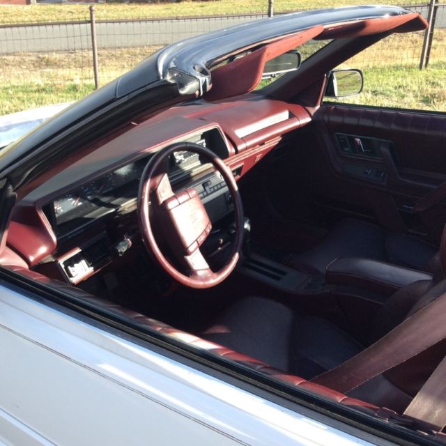 1993 White Oldsmobile Cutlass Convertible