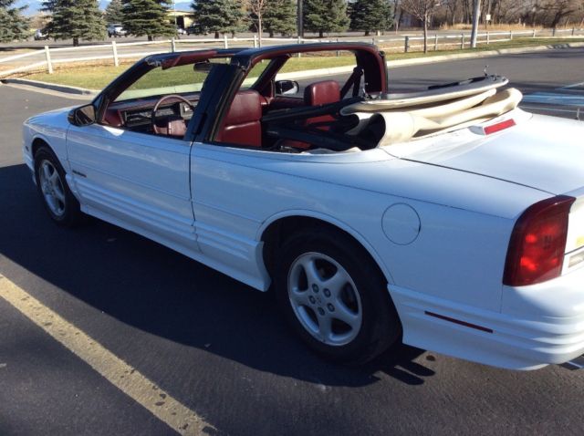 1993 White Oldsmobile Cutlass Convertible