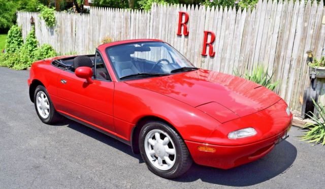 1993 RED Mazda MX-5 Miata Convertible