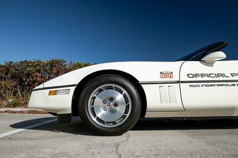 1986 White Chevrolet Corvette Convertible