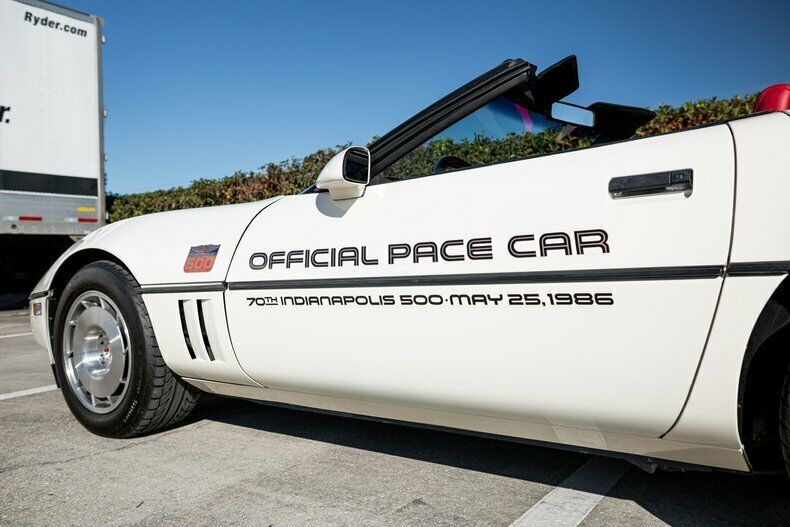 1986 White Chevrolet Corvette Convertible