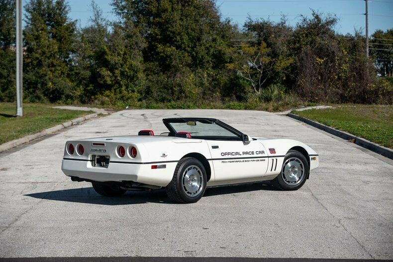 1986 White Chevrolet Corvette Convertible
