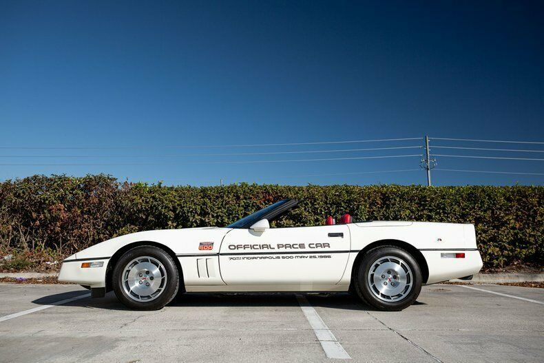 1986 White Chevrolet Corvette Convertible