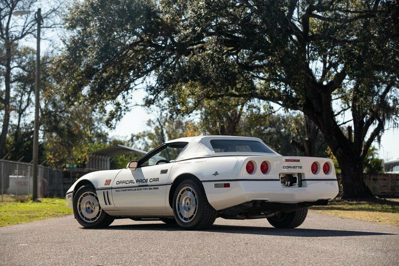 1986 White Chevrolet Corvette Convertible