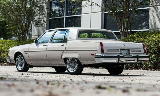 1983 Gray Oldsmobile Ninety-Eight Sedan