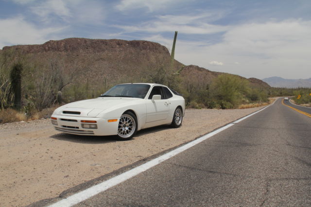 1987 White Porsche 944 Coupe