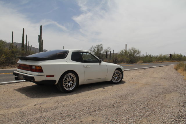 1987 White Porsche 944 Coupe