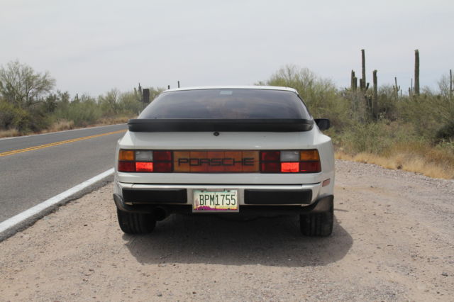 1987 White Porsche 944 Coupe