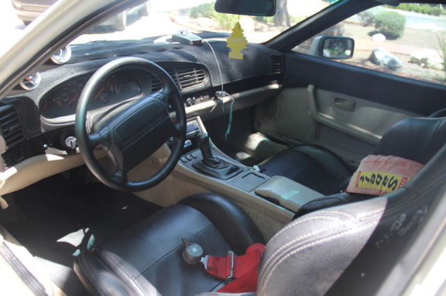 1987 White Porsche 944 Coupe
