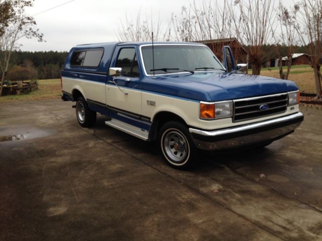 1990 White and Blue Ford F-150 Cab & Chassis