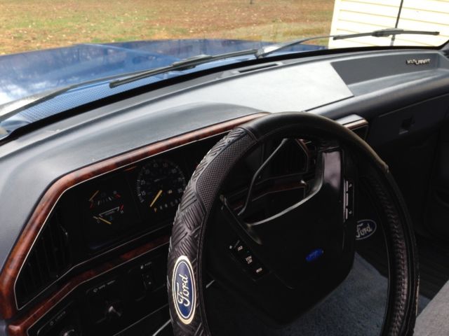 1990 White and Blue Ford F-150 Cab & Chassis