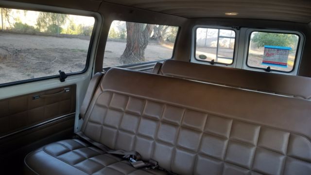 1991 Yellow Ford E-Series Van Standard Passenger Van