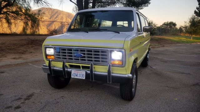 1991 Yellow Ford E-Series Van Standard Passenger Van