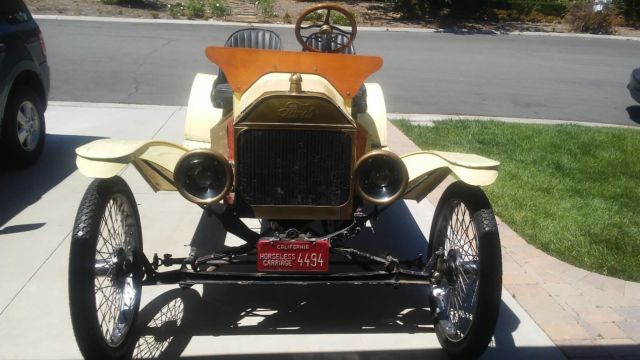 1910 Yellow Ford "T" speedster Convertible