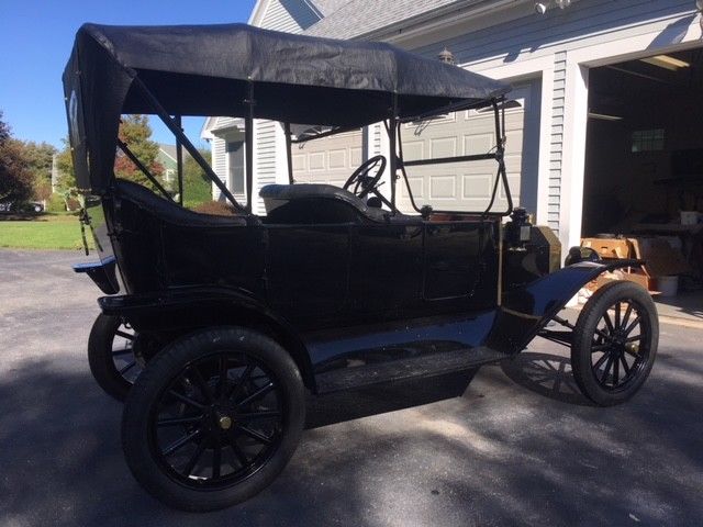 1914 Black Ford Model T Touring