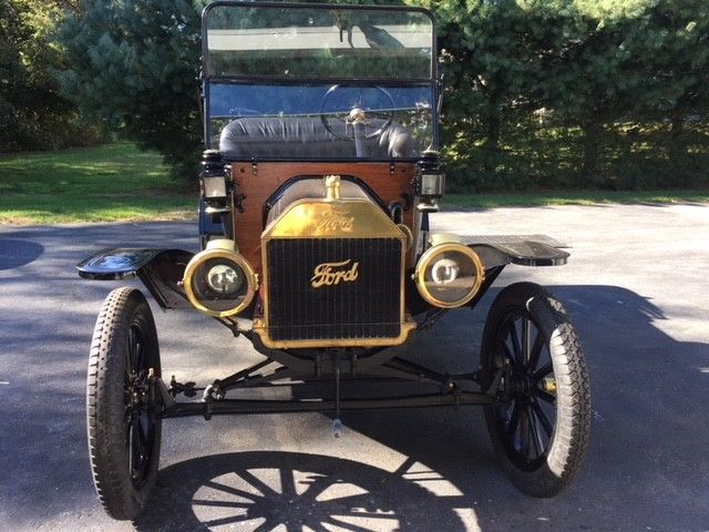 1914 Black Ford Model T Touring