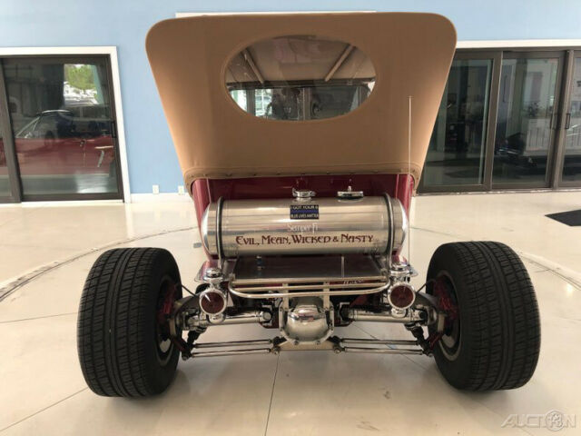 1914 Red Ford Model T