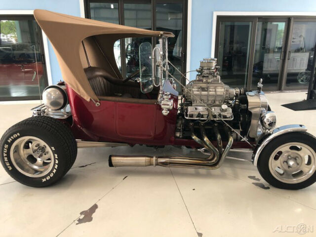 1914 Red Ford Model T