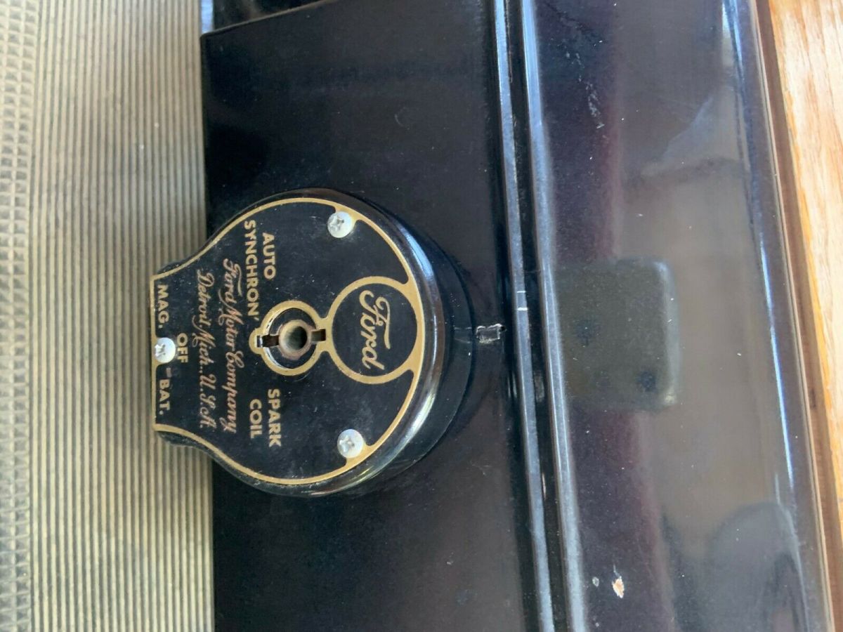 1915 Black Ford Model T