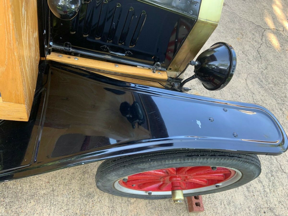 1915 Black Ford Model T