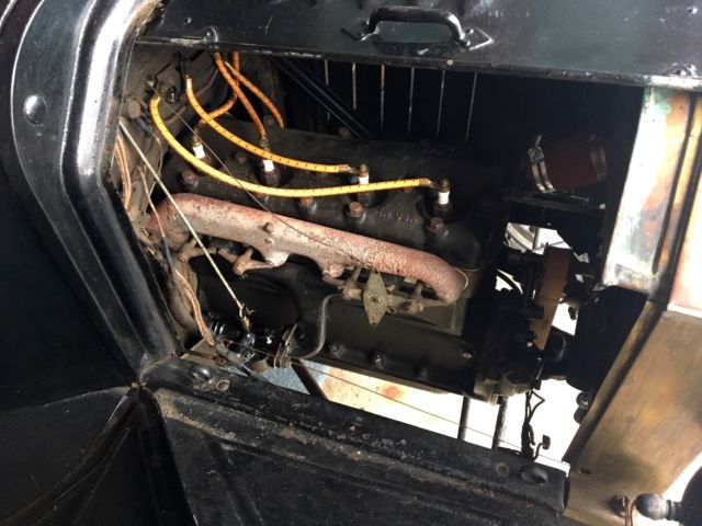 1915 Black Ford Model T Touring