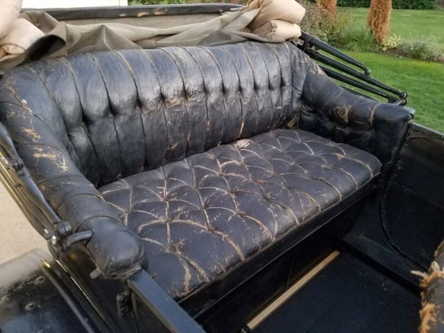 1915 Black Ford Model T Touring