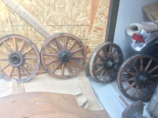 1915 Red Oldsmobile 42