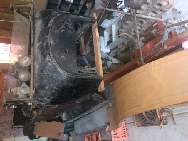 1915 Red Oldsmobile 42