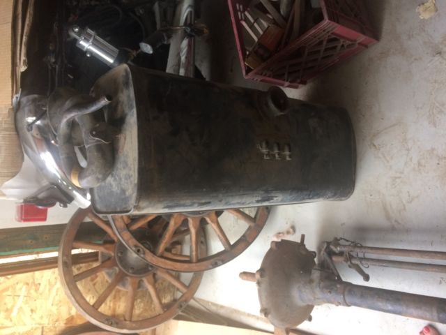 1915 Red Oldsmobile 42