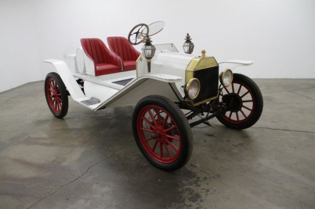 1915 White Ford Model T