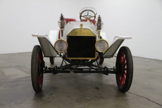 1915 White Ford Model T